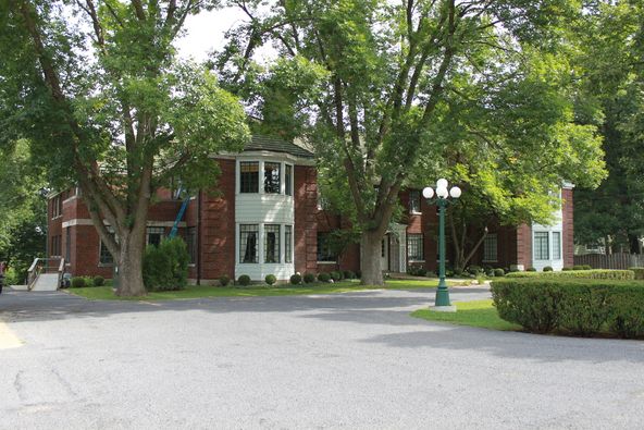 Woodridge Professional Building: 2619 W Heading Ave, West Peoria, IL 61604
